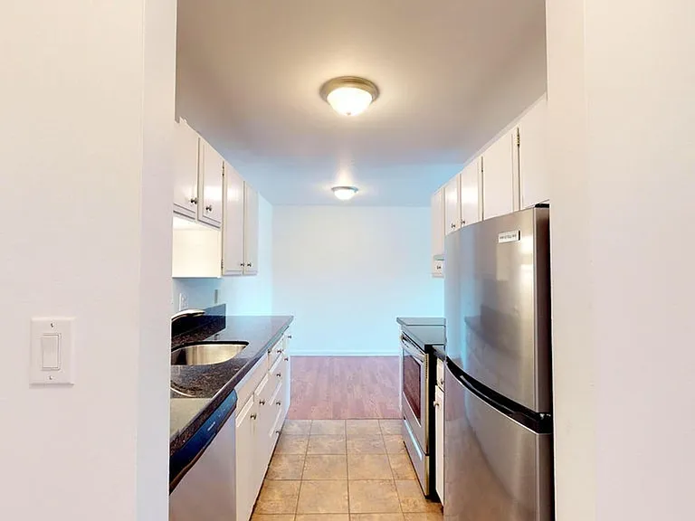2220 Minor Apartments — Photo 13