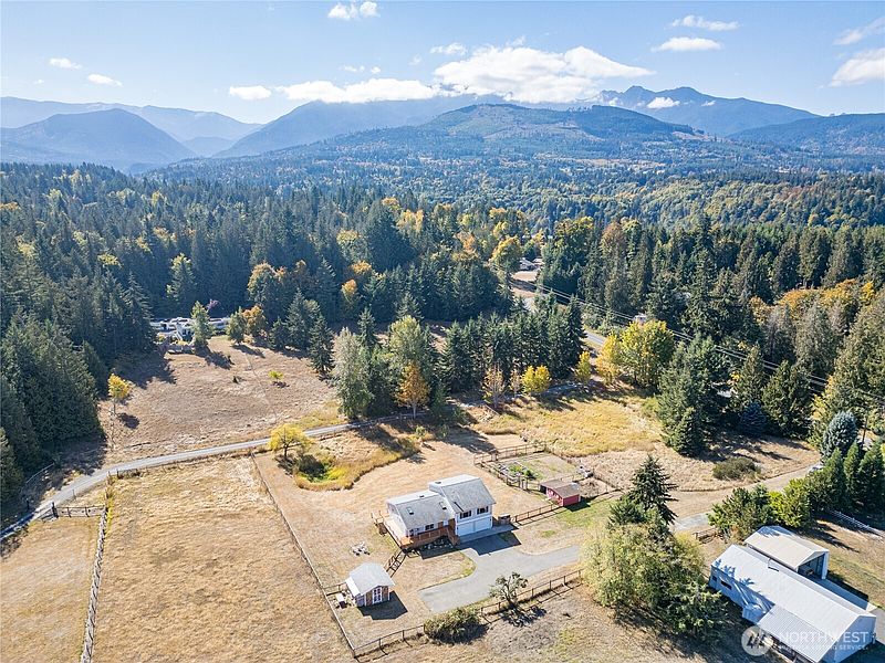 2nd image of 1485 Deer Park Road