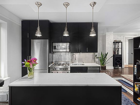 2nd image of 20 E 35th St APT 3D