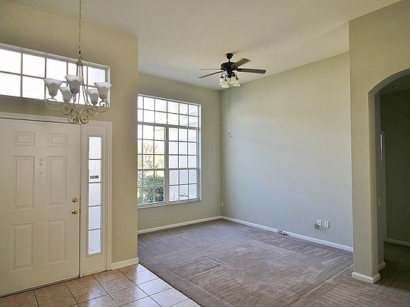 3rd image of 17 Valleywood Dr