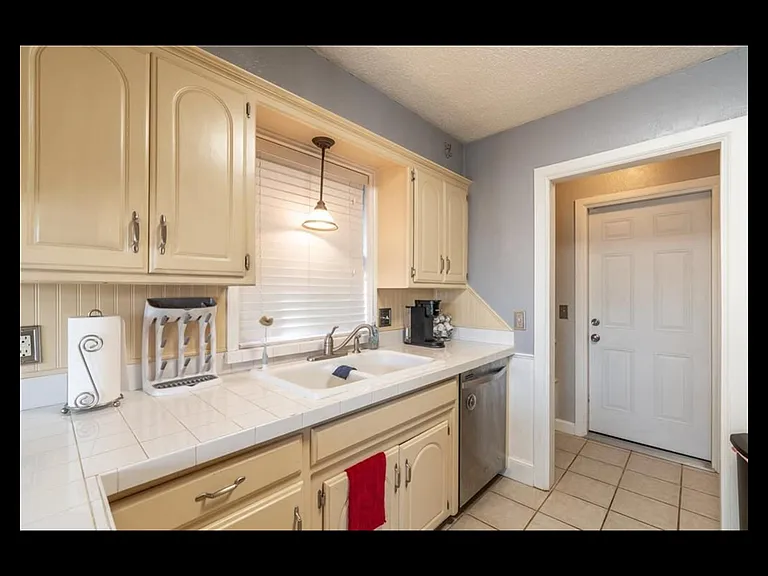 1312 Val Genes Rd — Photo 10