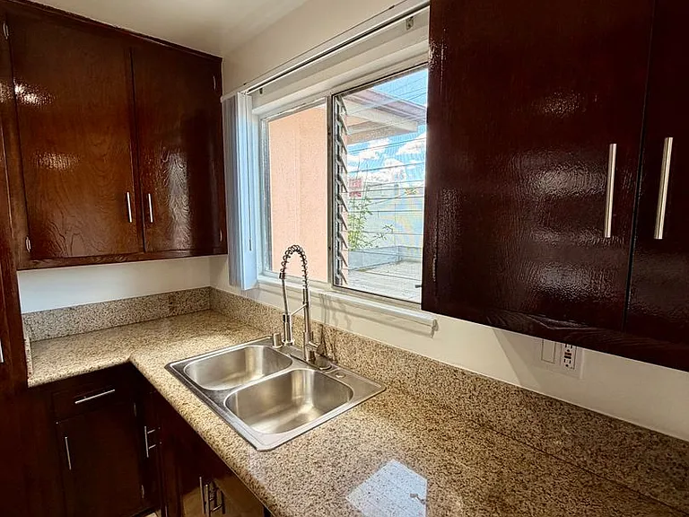 5612 Harold Way — Photo 12