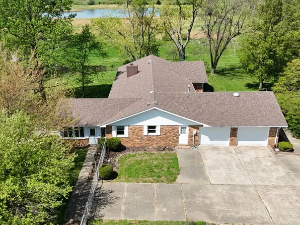1882 County Road 1030 N, Fairfield, IL 62837