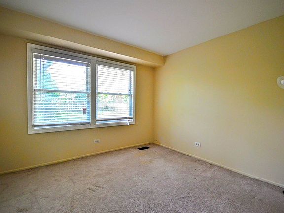 5th image of 112 Dartford Ln