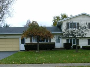 58 Parklands Dr, Rochester, NY 14616