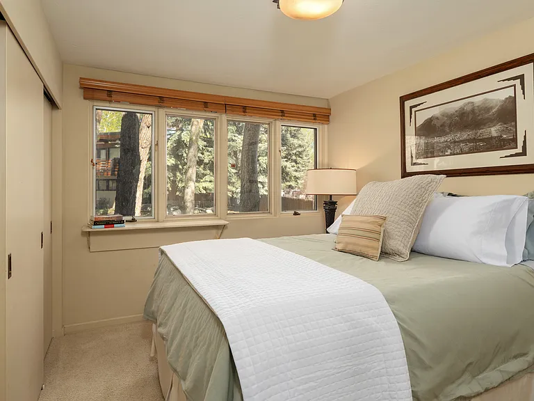 400 W Hopkins Ave #5 — Photo 13
