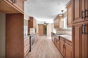 3rd image of 10235 White Rock Rd