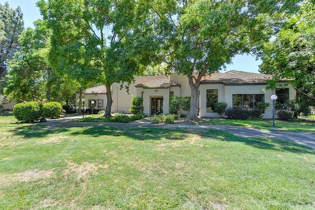 2240 Indian Wells Ct photo 1