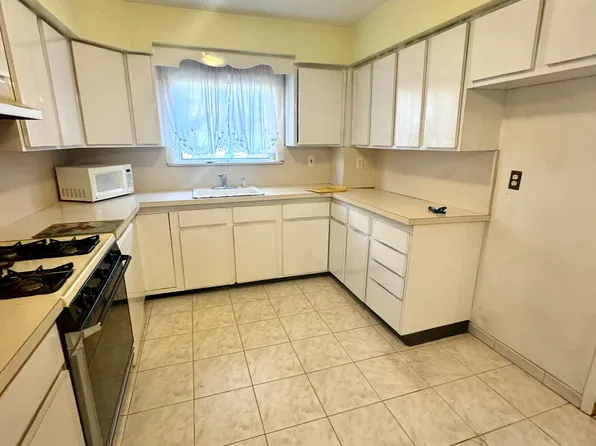 49 Terrace Avenue image 6 of 15