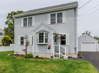 117 Betsey Williams Dr, Warwick, RI 02889