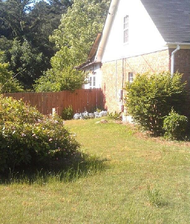 2nd image of 2913 Pillar Ln