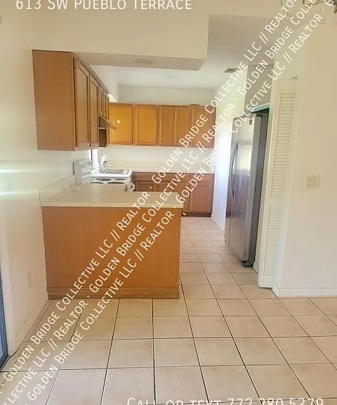 613 SW Pueblo Ter — Photo 2