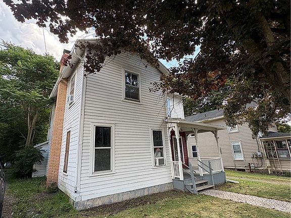 3rd image of 555 Liberty St