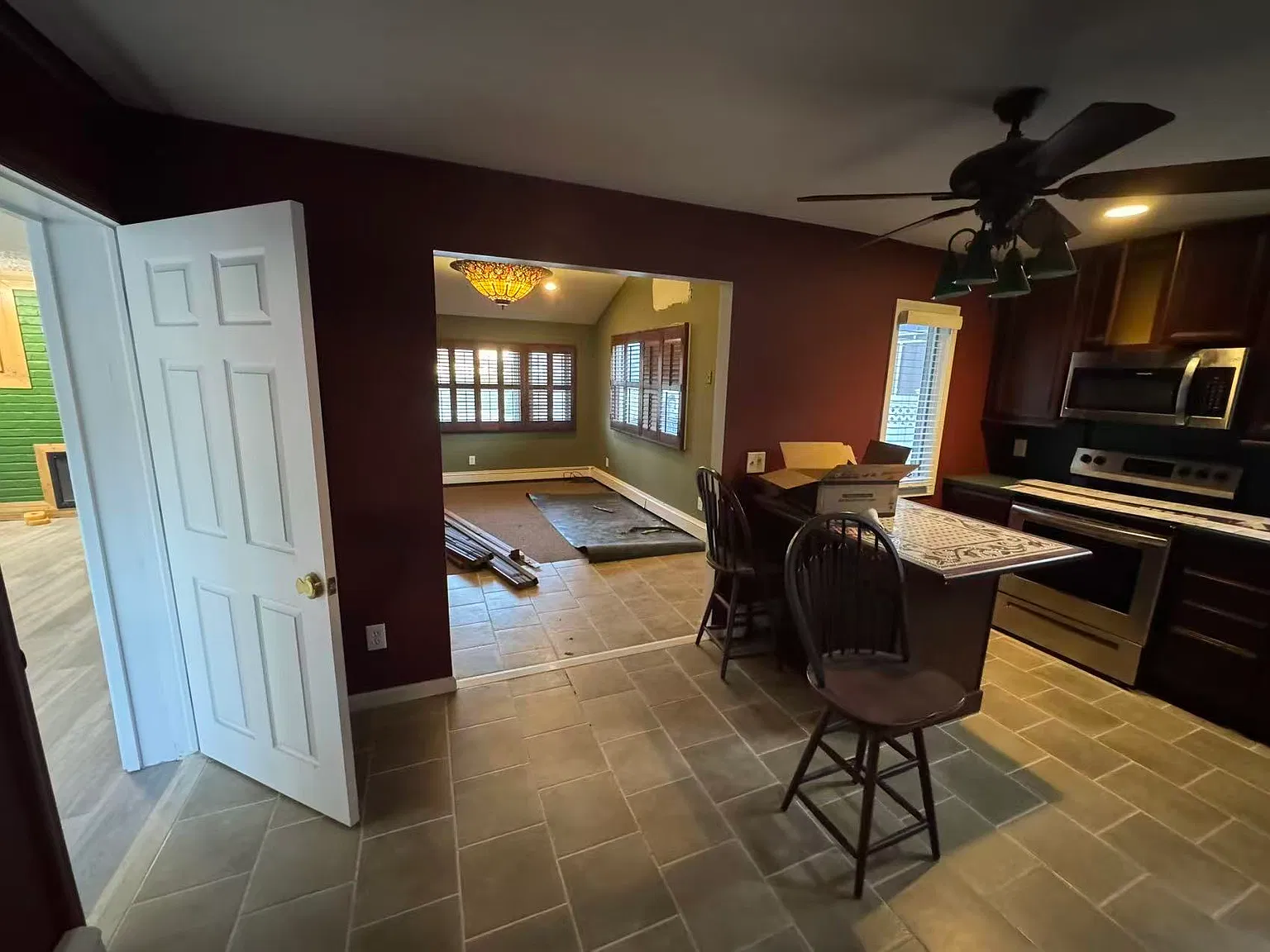 Serpentine Ln, Levittown — Photo 4