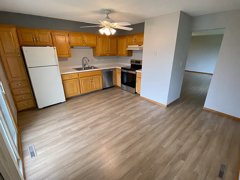 14248 Hemlock Ct N — Photo 4
