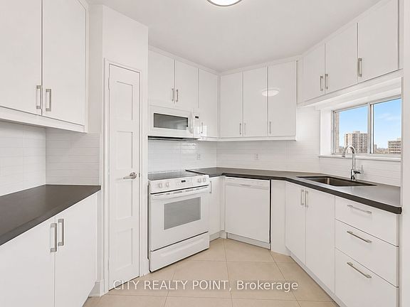 2nd image of 9 Deer Park Cres #1002