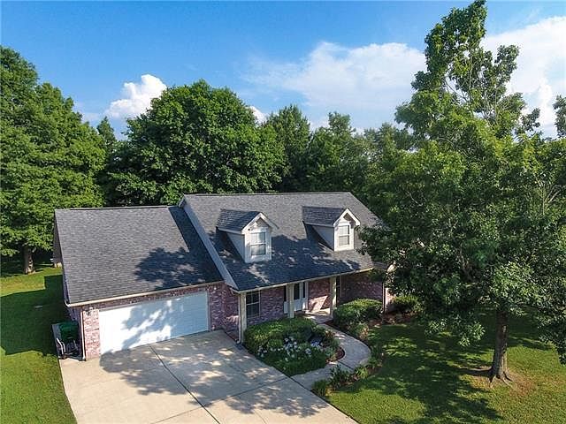 1st image of 145 Oakmont Dr