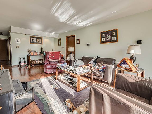 3rd image of 5739 W 129th St #1-A