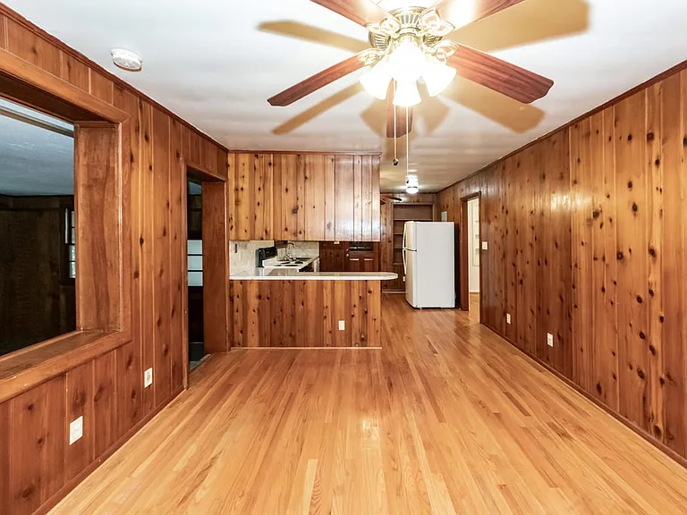 453 Wade Hampton Dr — Photo 4