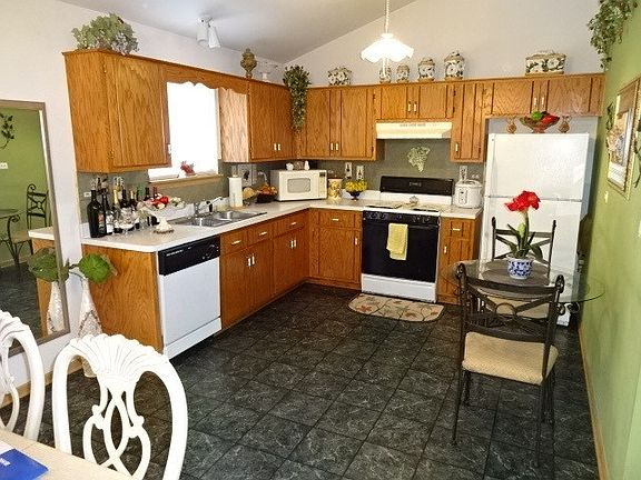 2nd image of 4701 Oakridge Ave