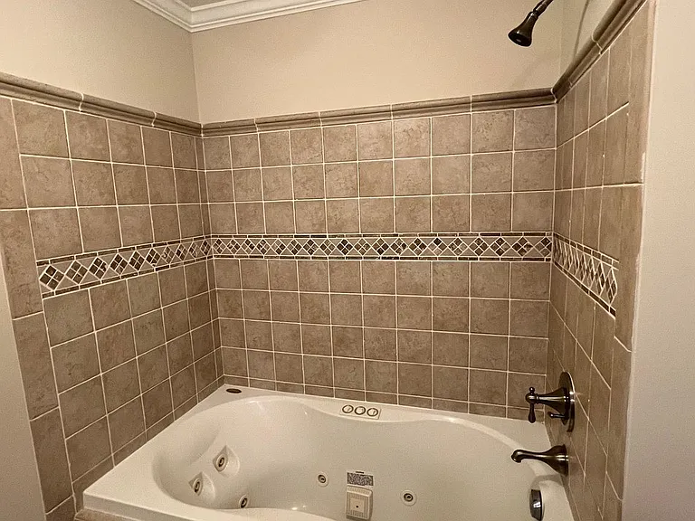 18130 Chalet Dr #8-303 — Photo 11