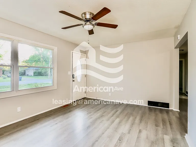 1199373_005_living_room_13709063.jpg