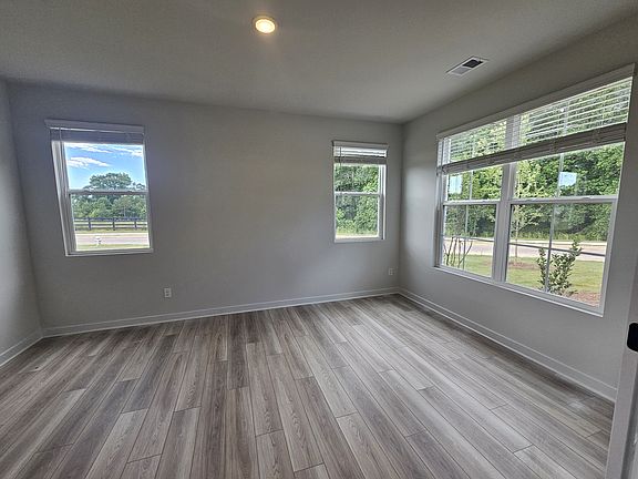 3rd image of 7275 Carruthers Way