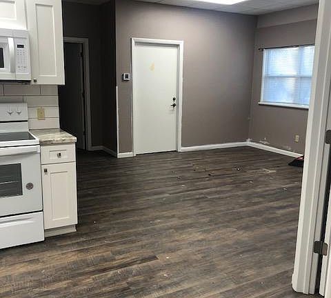 3rd image of 2047 E Cherry St #120