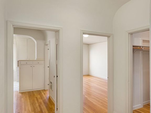 5th image of 2285 Bay St