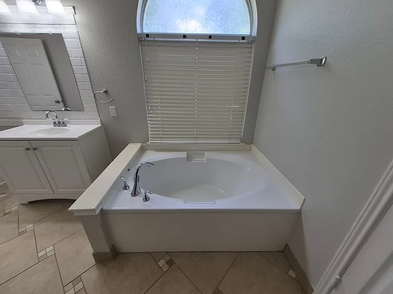 712 Moss Wood — Photo 22