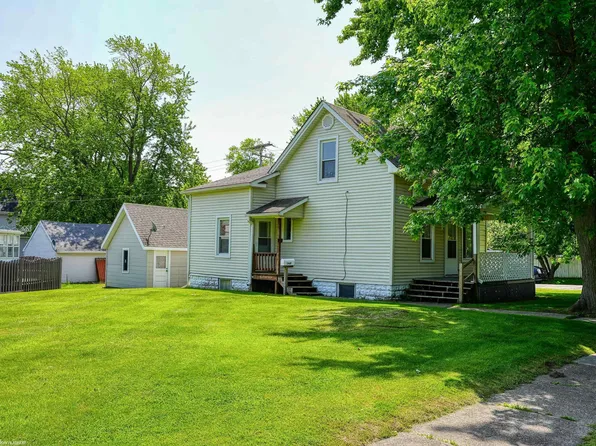 1469 Vermont Ave, Marysville, MI 48040