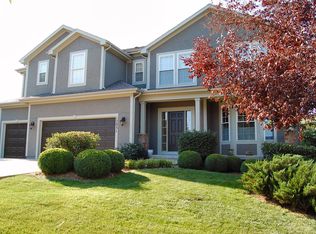 12031 S Sunray Dr, Olathe, KS 66061