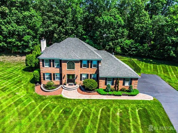 171 Windswept Ln, Freehold, NJ 07728