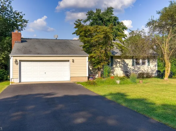29 1St St, Franklin Twp., NJ 08873