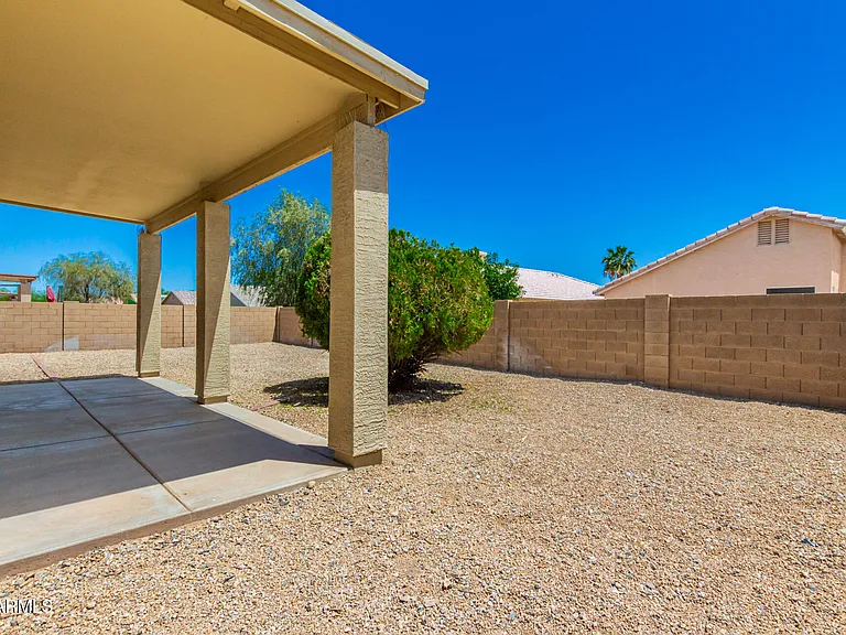 13711 W Tara Ln — Photo 23