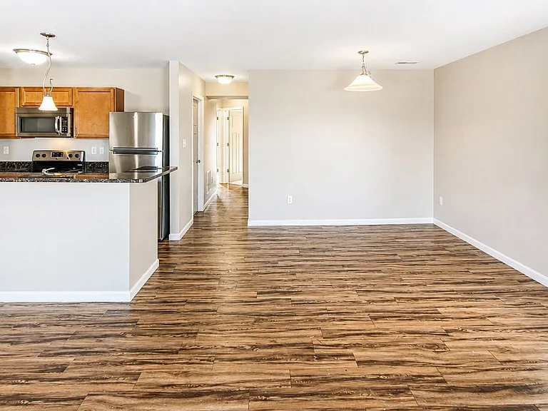 311 Stonewall Creek Dr — Photo 3