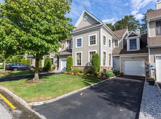 50 Eagle Cir, Bohemia, NY 11716