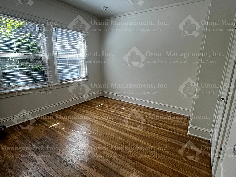 2455 NW Quimby St #101 — Photo 7