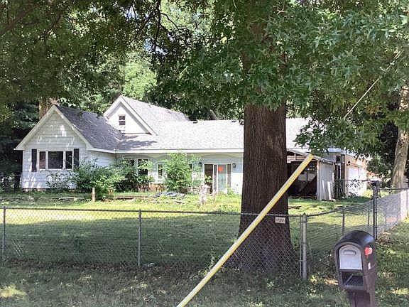 2nd image of 132 Wallace Ave
