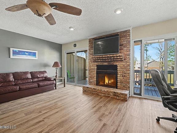 4th image of 288 Highpoint Dr