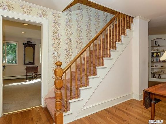 2nd image of 108 Bayville Ave