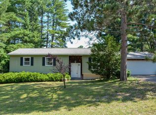7412 Pinewood Ct, Traverse City, MI 49685