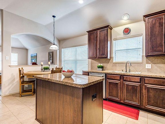 4th image of 5205 Hidden Knolls Dr