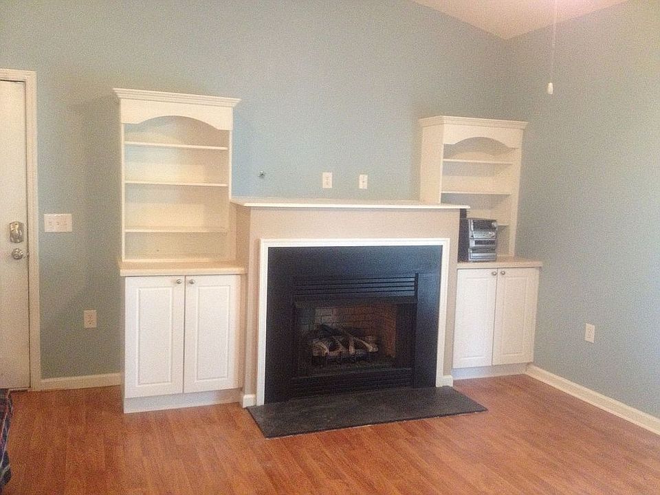 1st image of 433 McKenna Cir