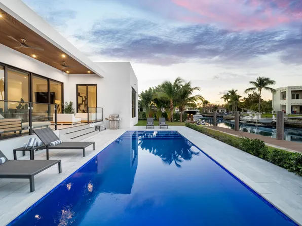 1905 N Hibiscus Dr, North Miami, FL 33181