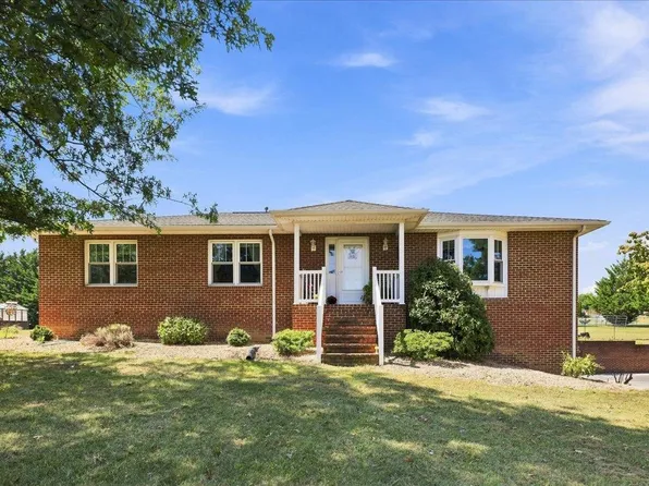 1821 White Hill Rd, Stuarts Draft, VA 24477