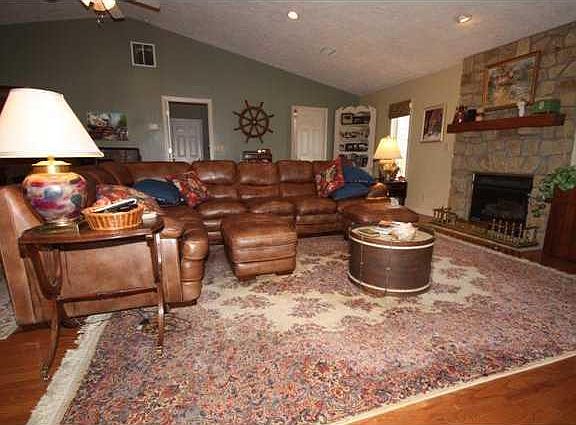 5th image of 15842 E Lake Shore Dr S