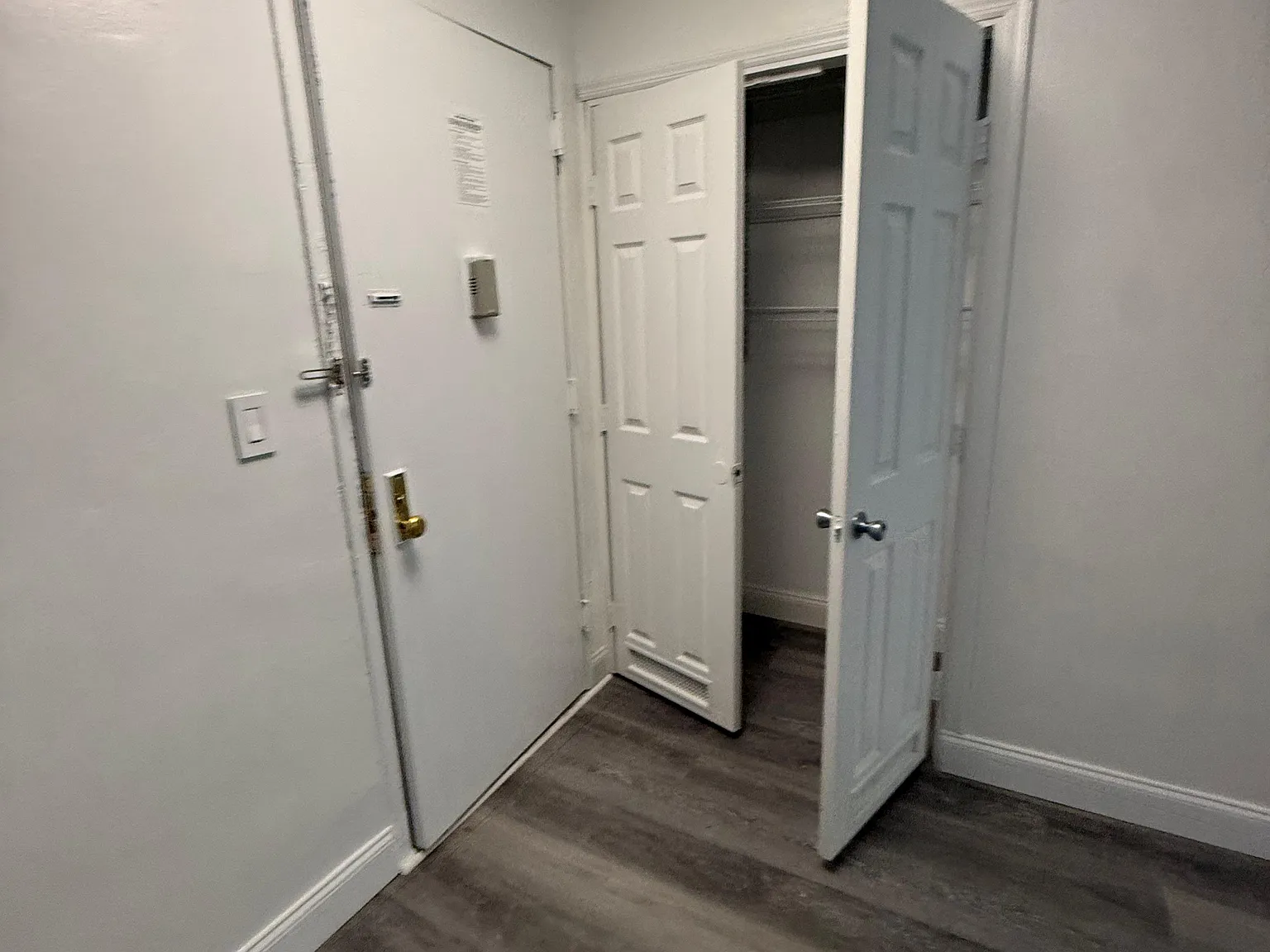 1 bed, 850 sqft, $2,100 — Photo 2