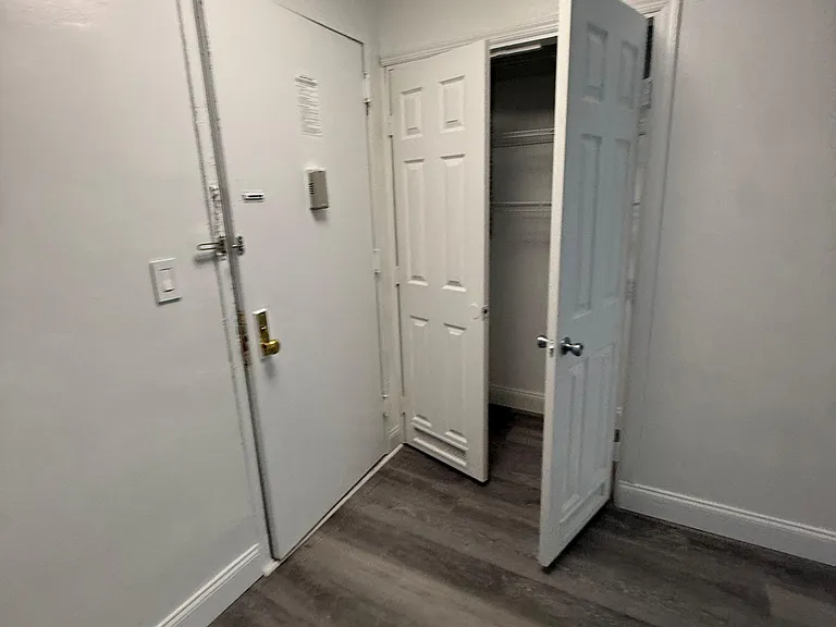 2661 Marion Ave — Photo 2