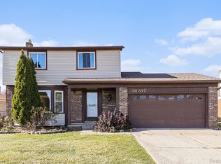 38337 Steede Dr, Sterling Heights, MI 48310